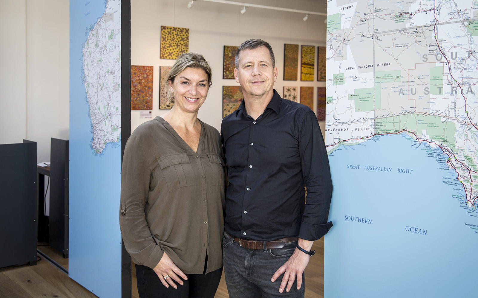 Danielle en Michel van Aboriginal Art Gallery Rotterdam